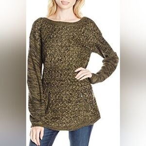 Hooked Up by IOT Zip Trim Tunic Sweater